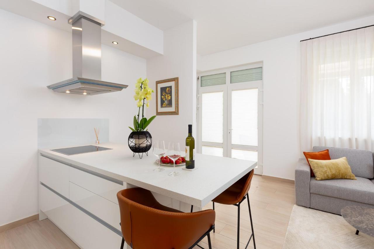 Stylish Apartment Mediterraneo Пореч Экстерьер фото