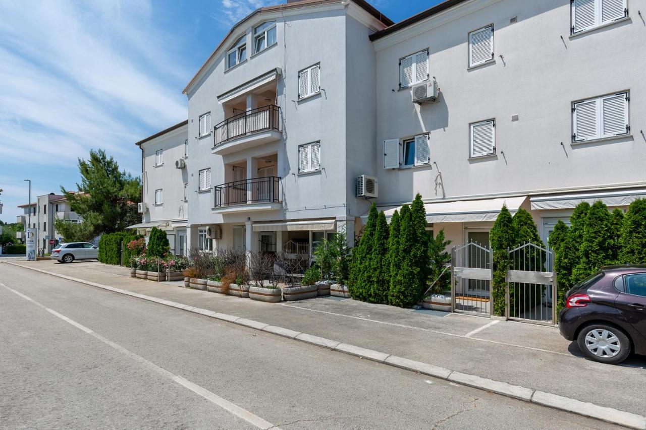 Stylish Apartment Mediterraneo Пореч Экстерьер фото